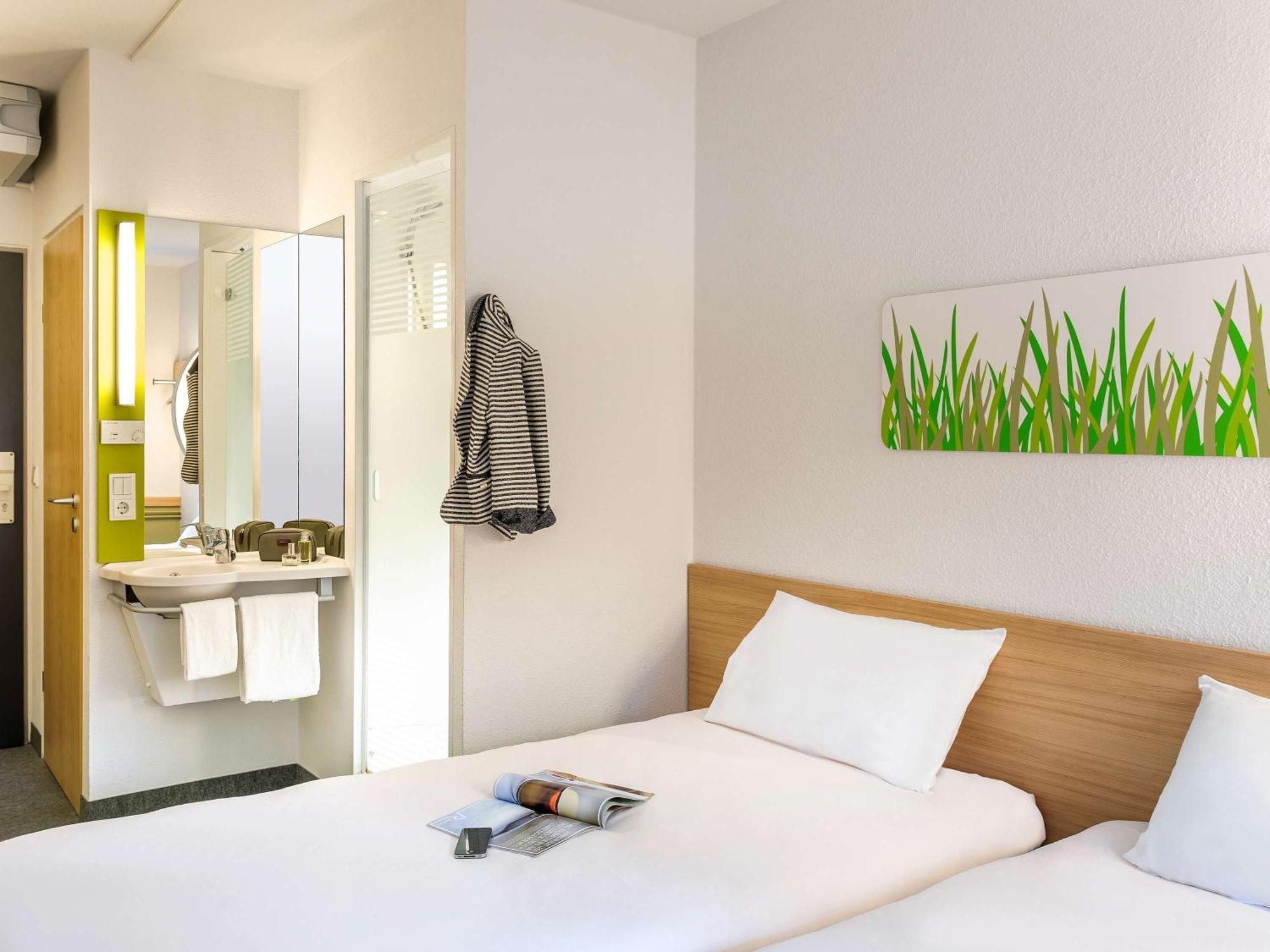 Ibis Budget Manchester Salford Quays Екстер'єр фото