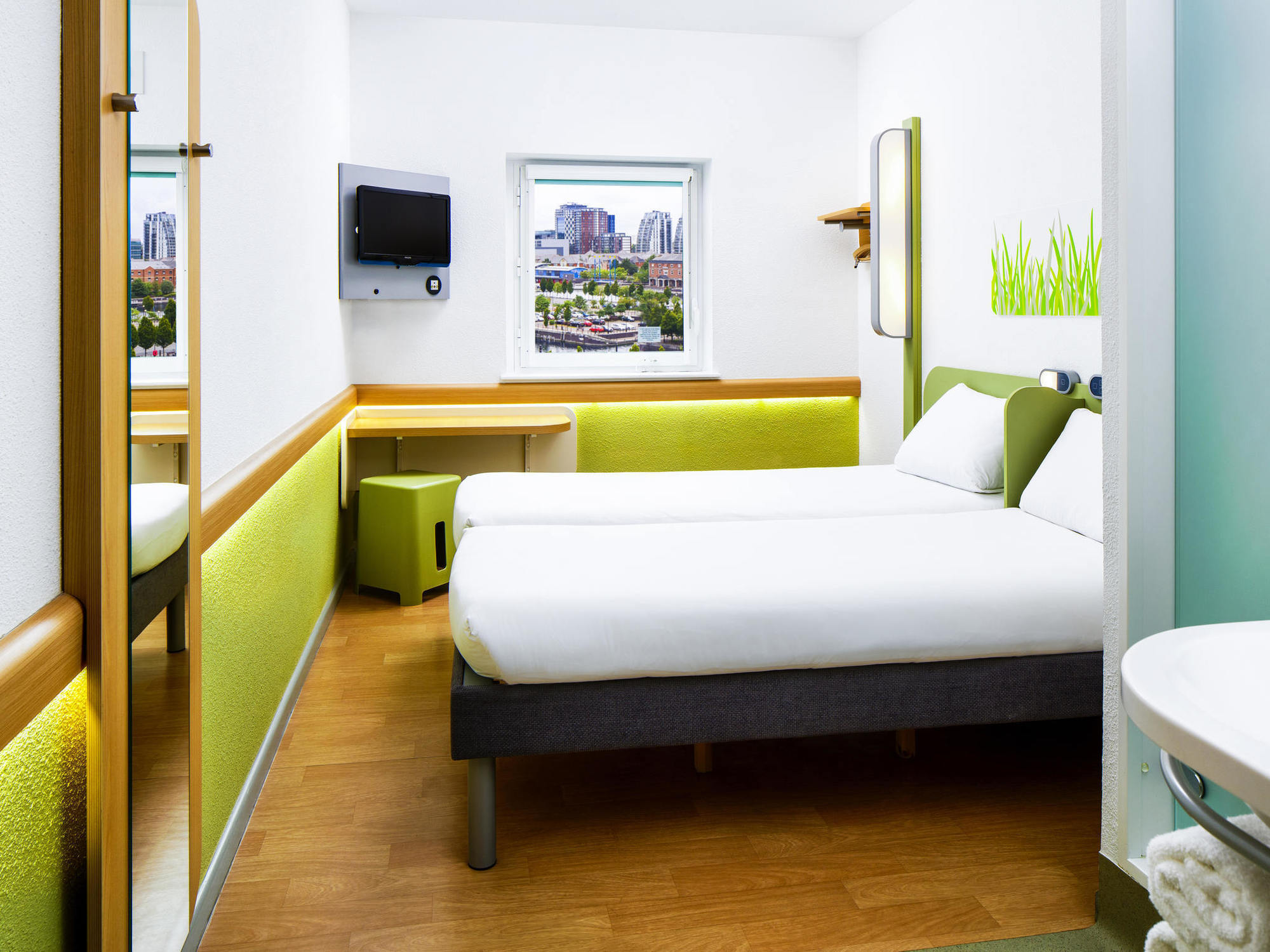 Ibis Budget Manchester Salford Quays Номер фото