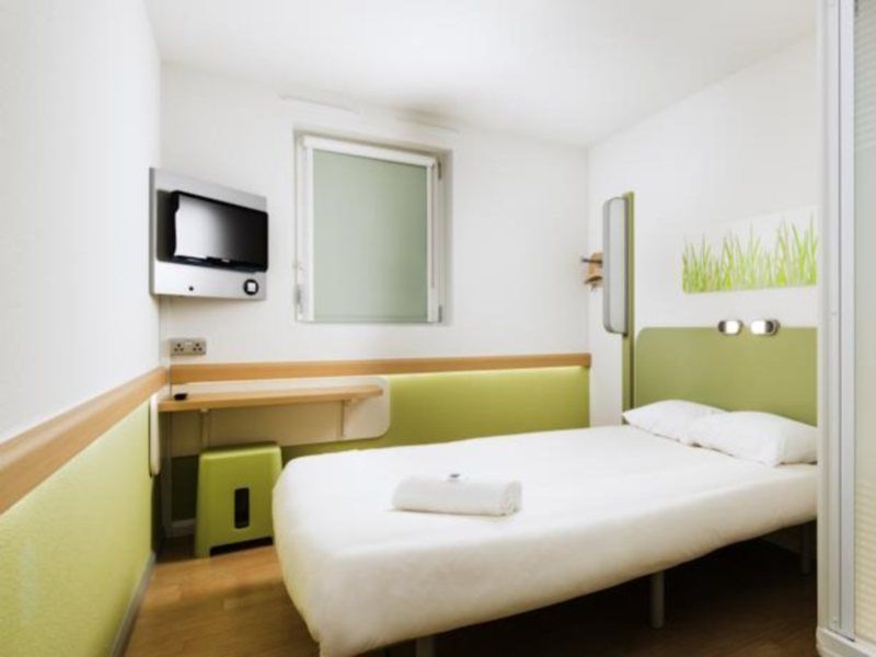 Ibis Budget Manchester Salford Quays Екстер'єр фото