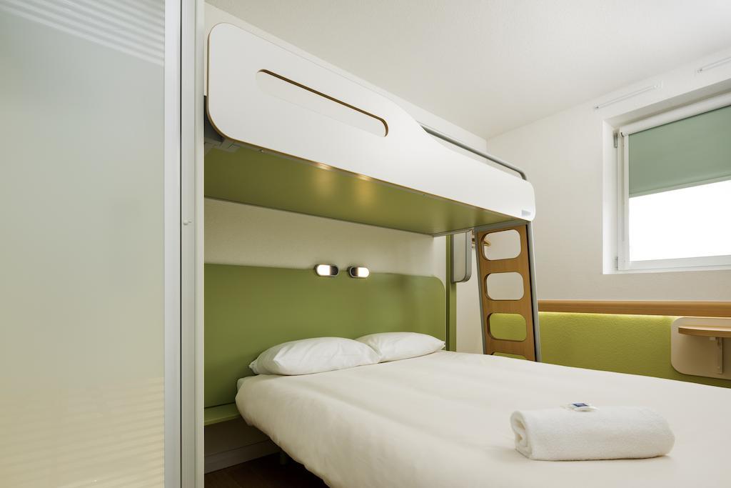 Ibis Budget Manchester Salford Quays Екстер'єр фото