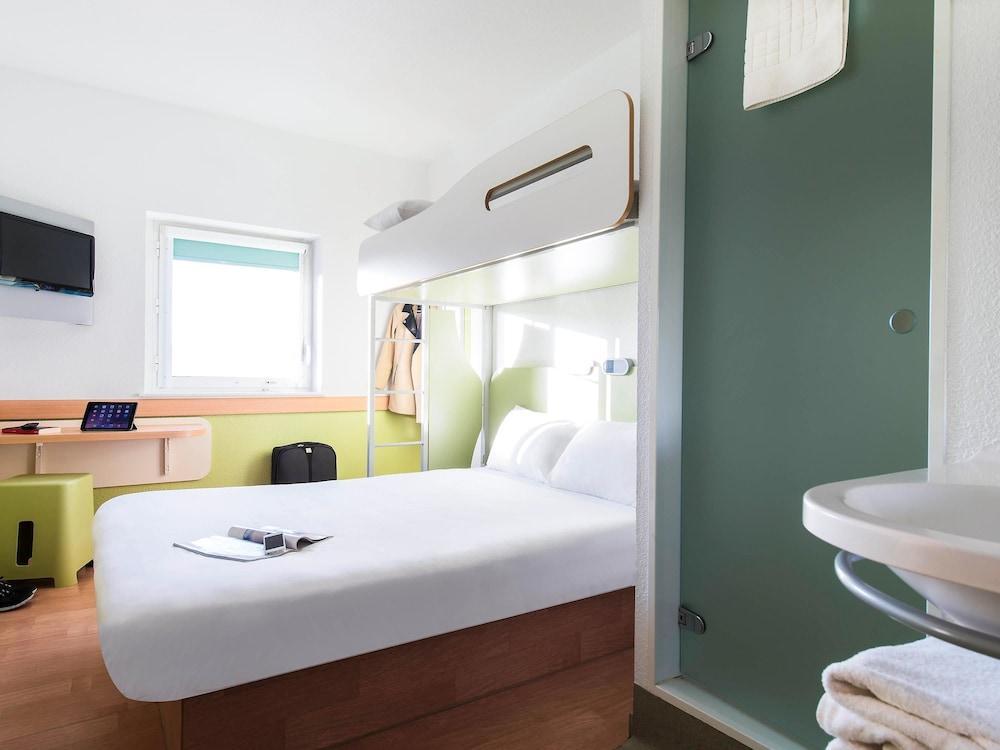 Ibis Budget Manchester Salford Quays Екстер'єр фото